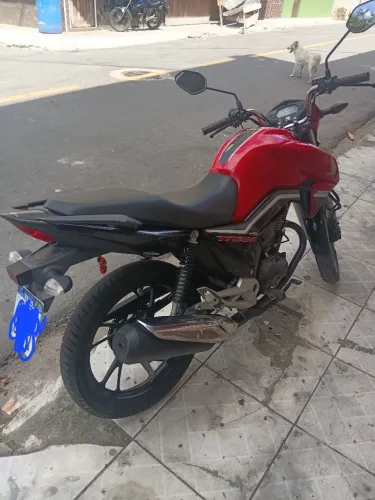 Vendo Moto em ótimo estado