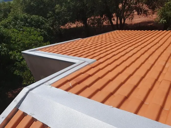 Chácara com casa de 4 quarto 3 banheiro em Paranacity PR