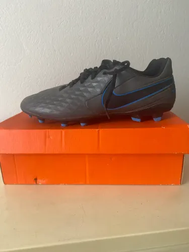 Chuteira Nike Tiempo campo