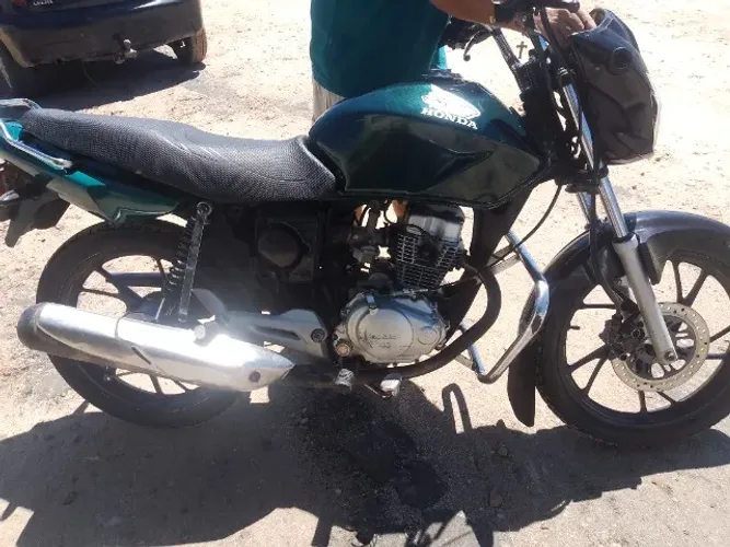 Titan 150cc em perfeito estado tudo novo aro de liga leve tudo no ponto como ta nas fts