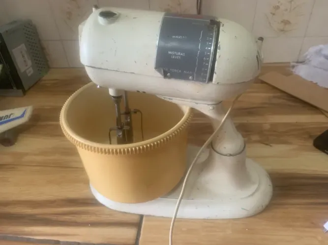 batedeira Walita antiga.