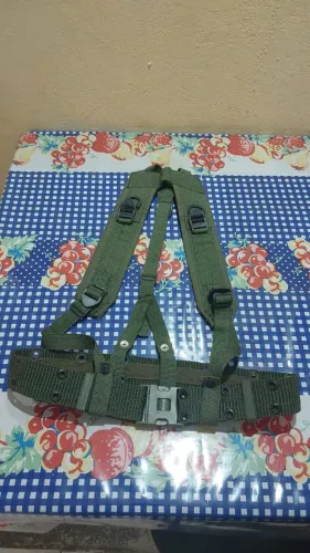 Suspensório militar em ótimo estado
