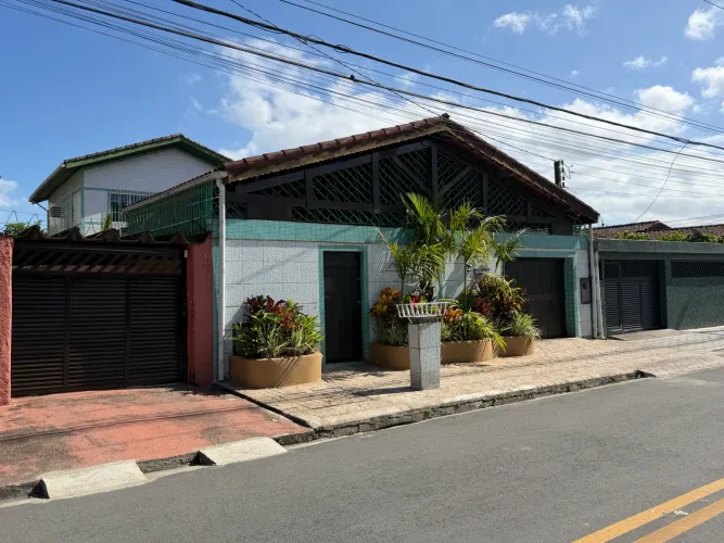 Casa próximo da praia de Pitangueiras