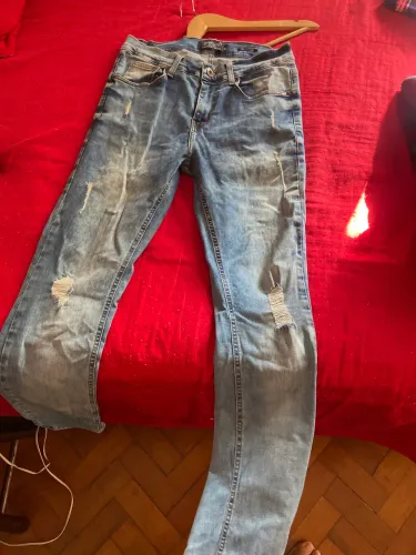 Calça rasgada masculina tamanho 36 skinny 