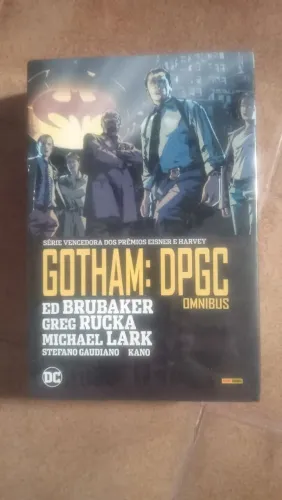 OMNIBUS GOTHAM CENTRAL - D.P.G.C, NOVO LACRADO