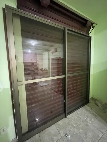 Porta de vidro com o Marco