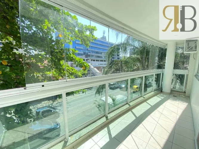 Apartamento Reformado com 3 Quartos, Suíte, Closet e 2 vagas para alugar, 101 m² por R$ 4.