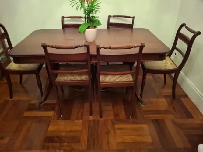 Mesa de madeira maciça para 6 pessoas, com 6 cadeiras , com encosto de palhinha, cor ca