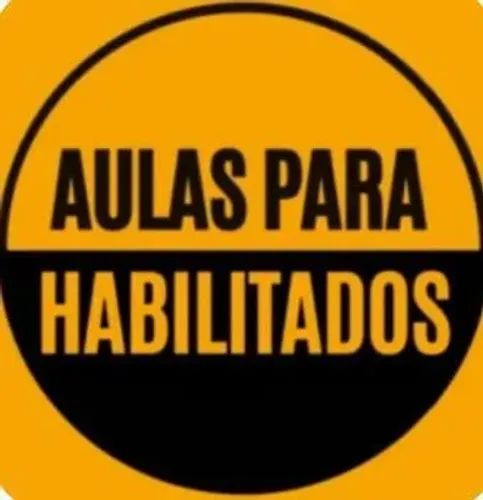 Aulas práticas de aperfeiçoamento para pessoas habilitadas