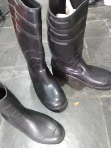 Bota borracha n.41 e n.35