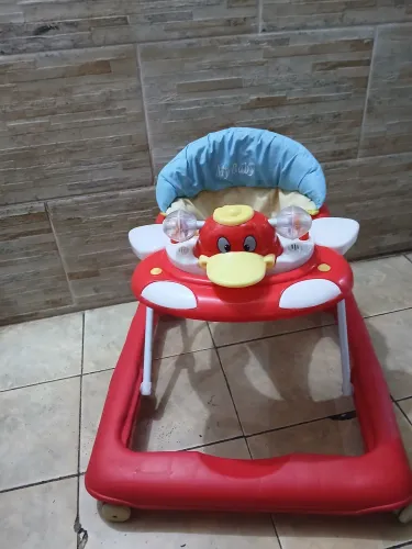 Andador musical vermelho patinho