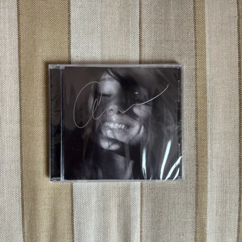Ariana Grande - petal CD ( autografado )