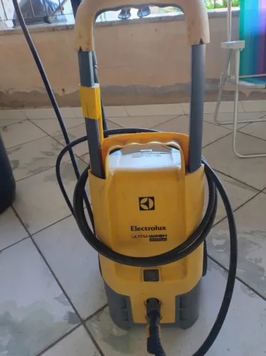 Lavadora de Alta Pressão Electrolux Ultra Wash - 2500 Libras 110V