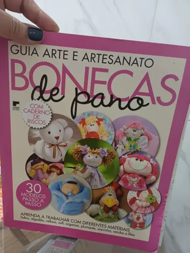 Guia arte e artesanato Bonecas de pano com caderno de riscos 