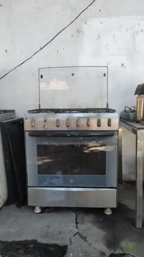Vendo fogão de inox 5 bocas.