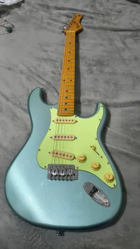 Guitarra Tagima T530 Strato