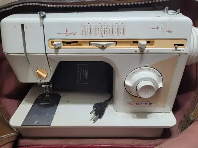Máuina de costura Singer Facilita Plus original