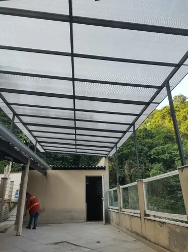 Toldos e policarbonato alumínio