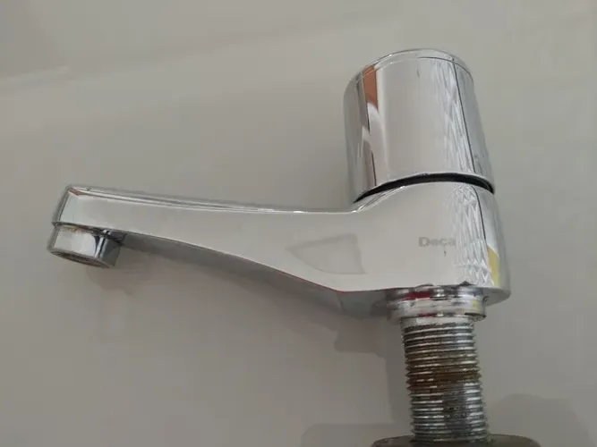 Torneira DECA para pia (lavatório)