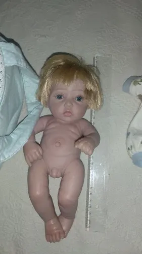 Boneca tipo Reborn Realista - Menino - pequeno