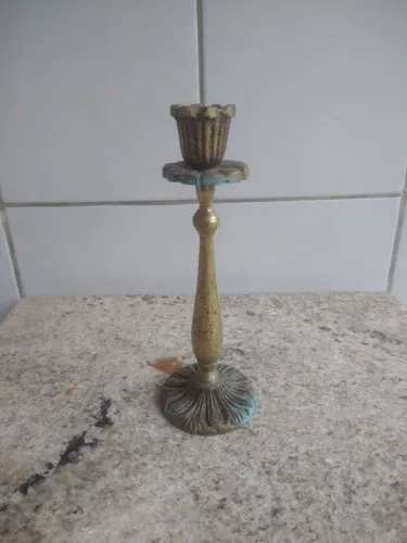 Castiçal metal bronze antigo