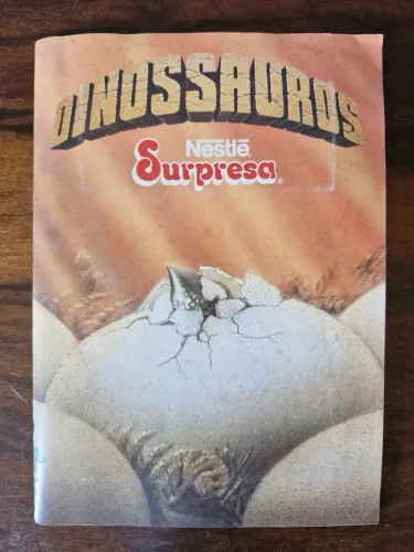 Álbum Dinossauros Chocolates Surpresa. Anos 90. Ótimo estado de conservação.
