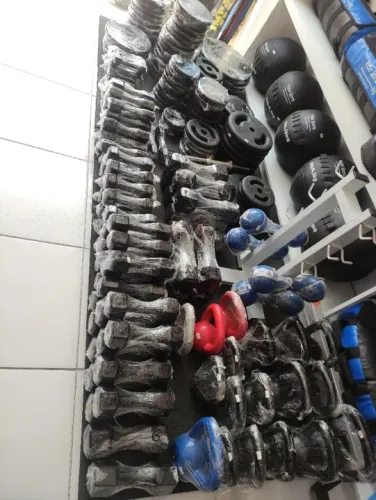 Halteres, Anilhas, Kettlebell pintados - Academia - Treino em casa