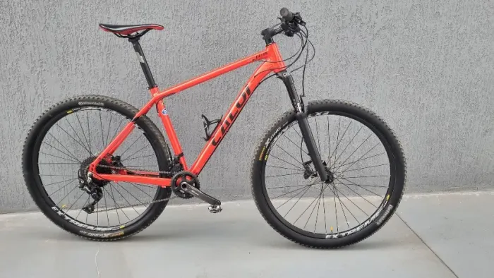 Vendo MTB Caloi Elite 30 - Tamanho G - Impecável!