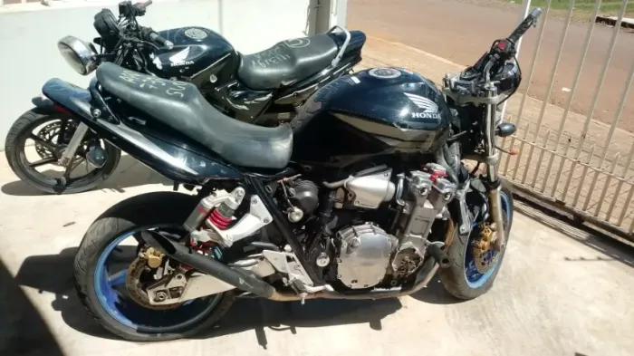 Sucata de moto para venda de peças Honda Cb1300 ano 2007 07