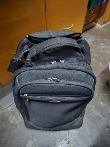 Mochila com rodinhas e alças back pack
