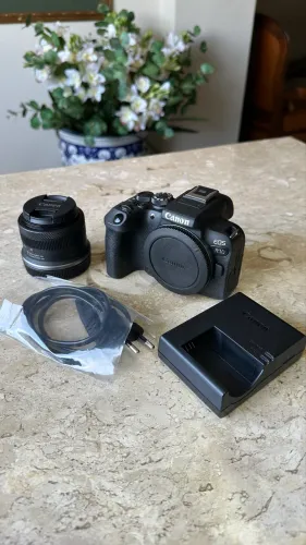 Canon Eos R10 Mirrorless Lente Rf-s 18-45mm F/4.5-6.3 Is