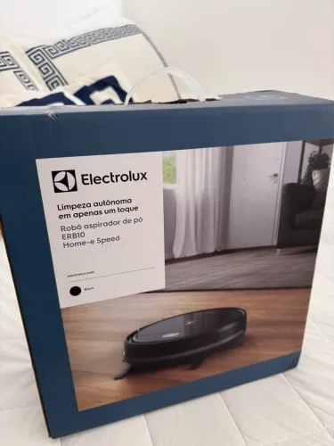 Robô Aspirador Electrolux - praticamente novo , com plástico na caixa