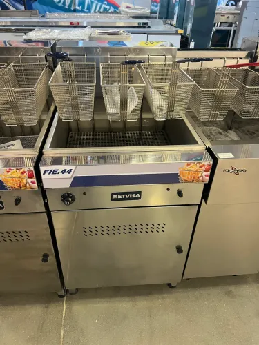 Fritadeira elétrica 44 litros trifásica 380v 3 cestos nova 