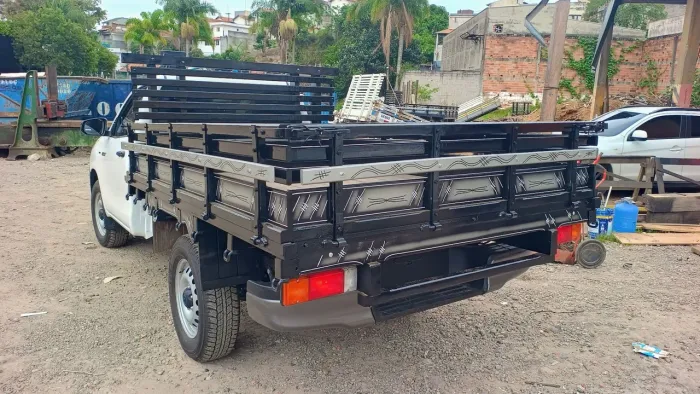 Carroceria madeira para toyota Hilux
