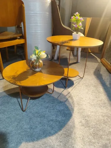 Mesas laterais redondas com design moderno