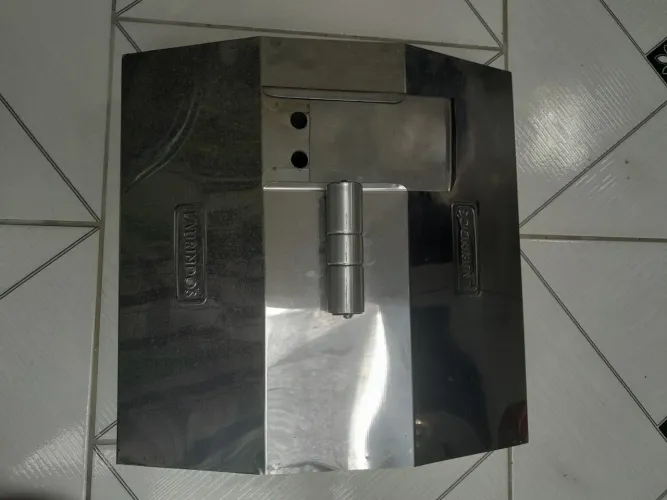 Abafador de churrasqueira. Fone: *