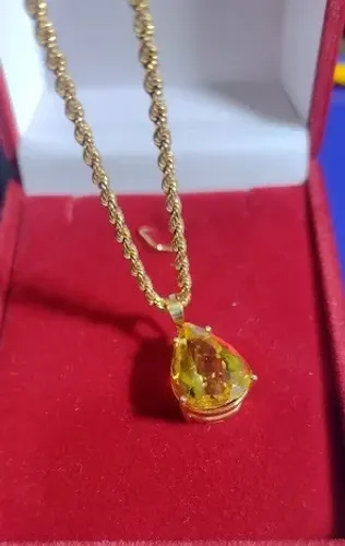 Gargantilha Torcida Ouro 18 kilates Peso 3.00 Gramas 45 Cm                             