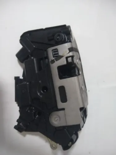 Fechadura Traseira Direita Amarok V6 3.0 17-22
