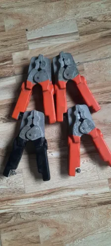 Garras de bateria automotiva