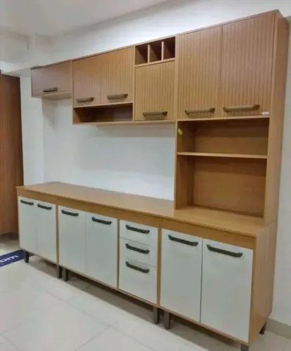 Armário de cozinha modulado grande