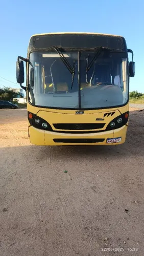 Ônibus Comil 