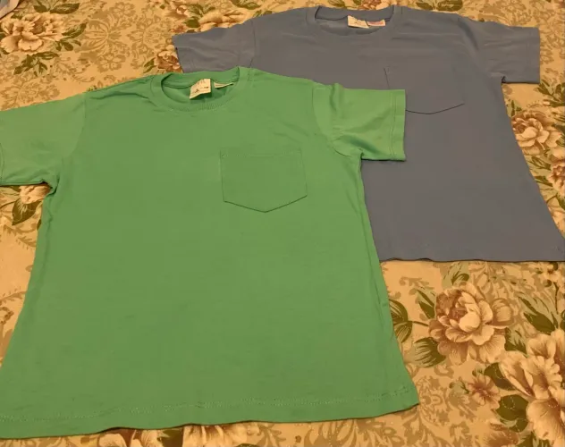 2 Camisetas Zara kids 6 anos - verde e azul - Menino