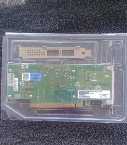 Intel® E810 porta dupla 100GbE