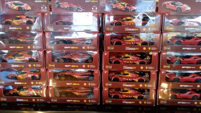 Carrinhos Ferrari parceria com Shell (4 por $850))