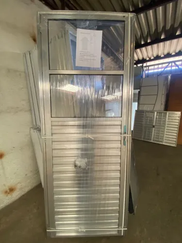 PROMOÇÃO - PORTA ALÚMINIO COM VIDRO FIXO - MEDIDA 2.10X80