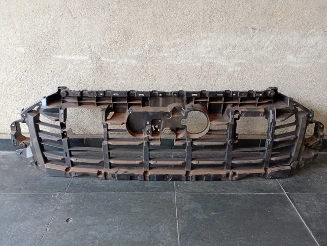 Contra Grade Audi Q7 2020 a 2022 (4M0 807 233 E) (4M0 807 233 D)