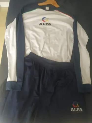 Calca e Camiseta manga longa Alfa
