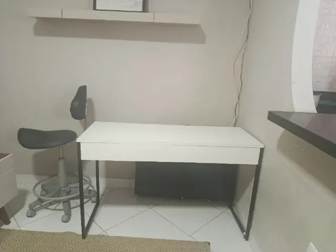 Mesa nova para  escritório, manicure 100% Mdf