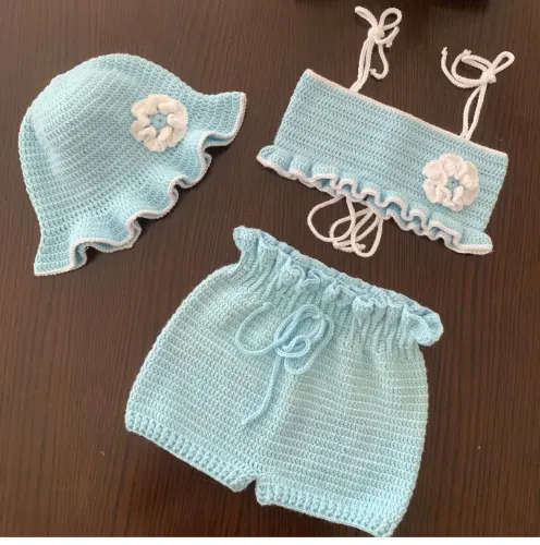 Conjunto Crochê Bebê: Chapéu, Top e Shorts