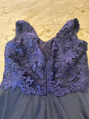 Vestido de festa usado uma única vez